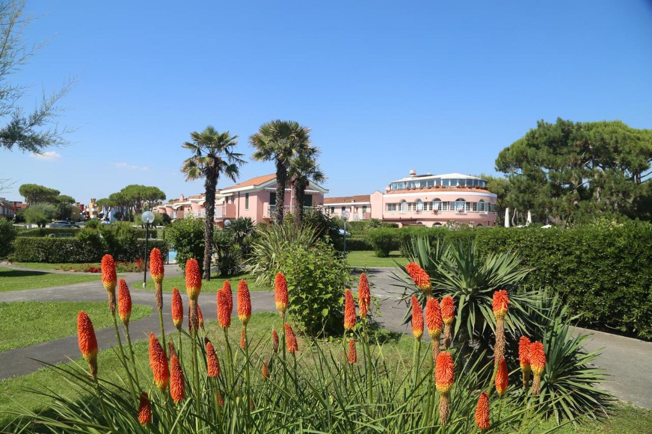 Seaside Terrace & Pool Getaway Apartment Cavallino-Treporti Luaran gambar